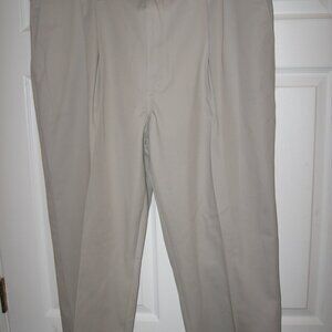 Wrangler Riata Pleated Front Khaki Pants Men's 40 x 30 100% Cotton